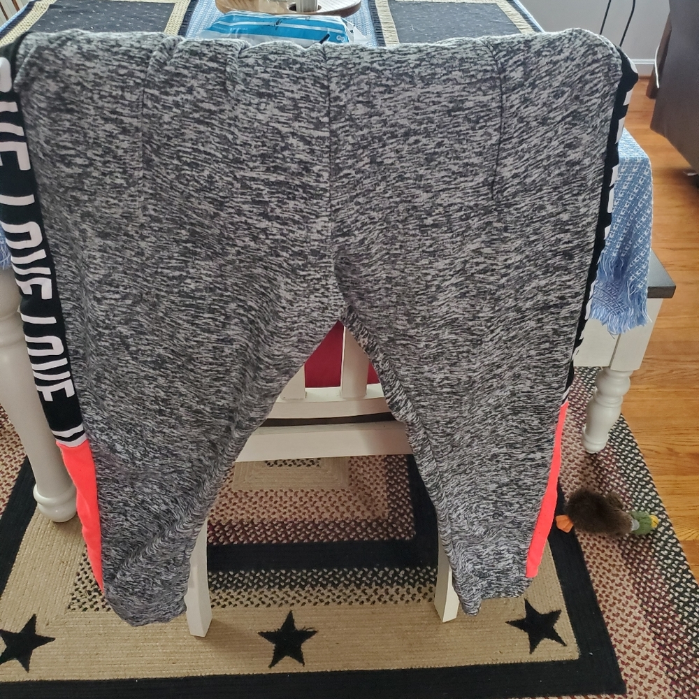 LOVE Bobbie Brooks sweat pants